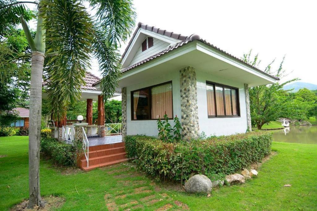Tanaosri & Creekside Resort Suan Phueng Exterior photo