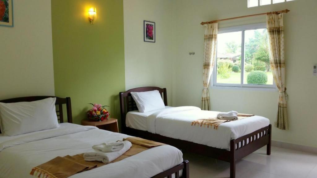 Tanaosri & Creekside Resort Suan Phueng Exterior photo